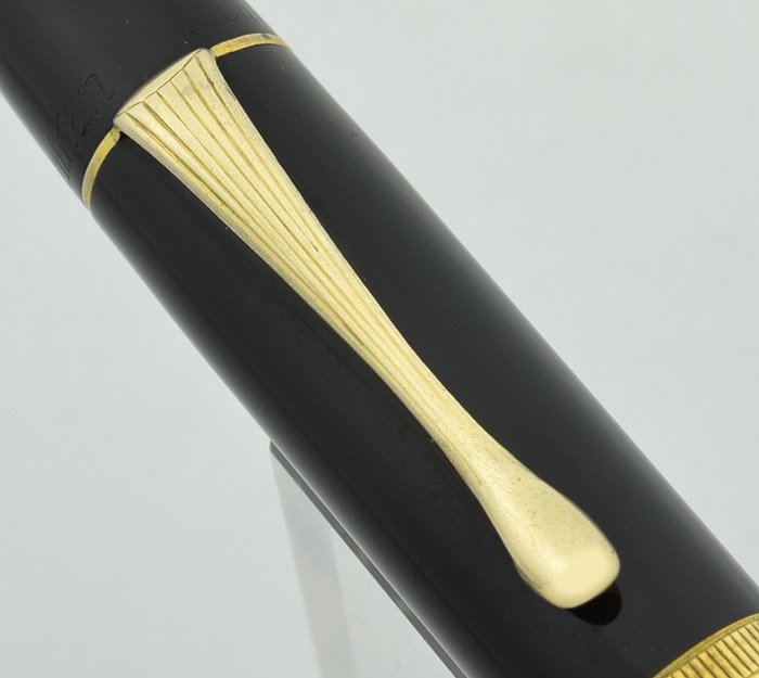 Pelikan 100N Fountain Pen - Fluted Cap Band and Clip, 14k DF Fine